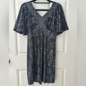 Cabi XS Black & Gray Abstract Print Flutter Sleeve Dress